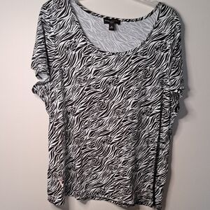 Dana Buchman Brown and White Relaxed Capped Sleeve Tee